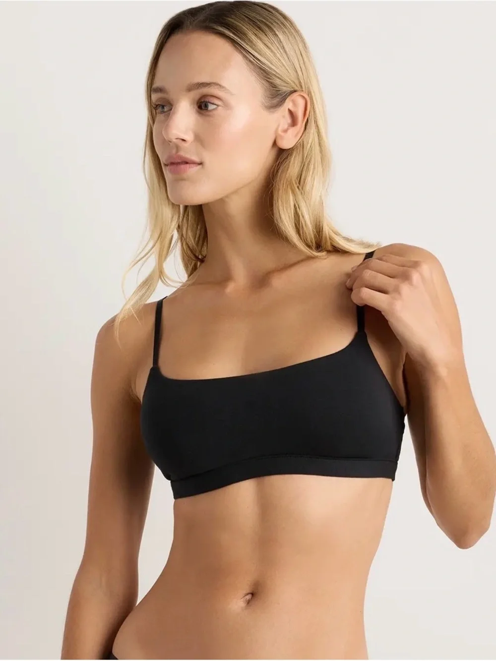 Quince 2 Black Minimal Scoop Bralette - Picture 1 of 3